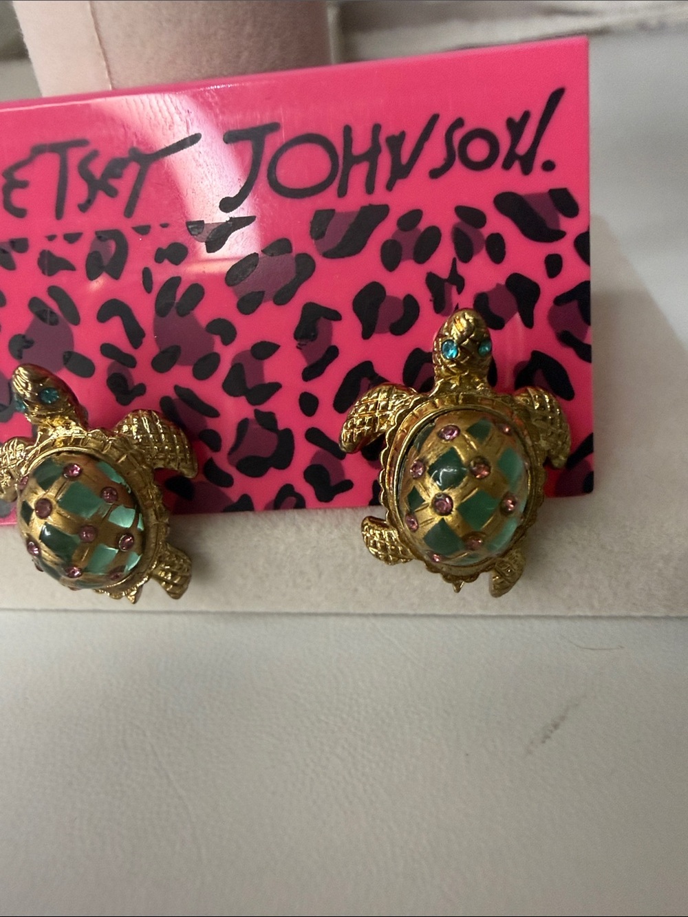 Betsey Johnson Green Turtle Charm Bracelet with Matching Turtle Earrings Set - Picture 3 of 7